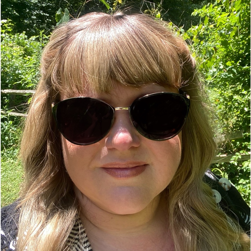 Meet your Posher, Stephanie